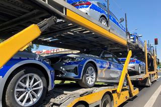 Policja odbiera nowe radiowozy BMW. 51 oznakowanych i 31 nieoznakowanych