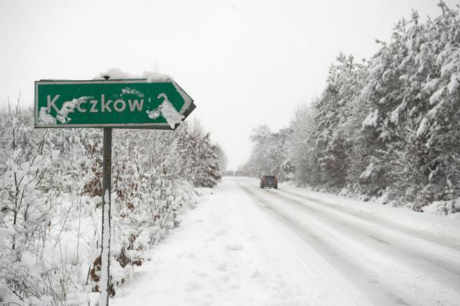 Atak zimy w Polsce. Na drogach ślisko!