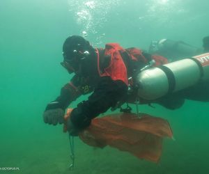 jezioro Tarnobrzeskie Niezwykła akcja płetwonurków