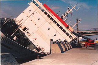 Katastrofa Heweliusza, czyli rozliczenie z Polską Balcerowicza [ZDJĘCIA]