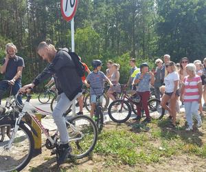 W Henrykowie koło Leszna kibice czekają na kolarzy 80. Tour de Pologne 