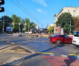 Poranny armagedon na Grabiszyńskiej we Wrocławiu. Ludzie jadą do pracy i szkoły, a tu remonty