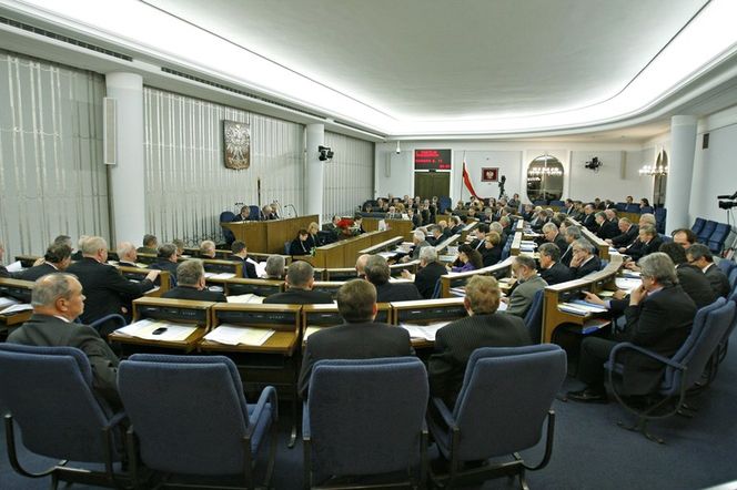 Senat miał dać 60 tysięcy na „literackie” spotkania, których nie było. W tle Fundacj…
