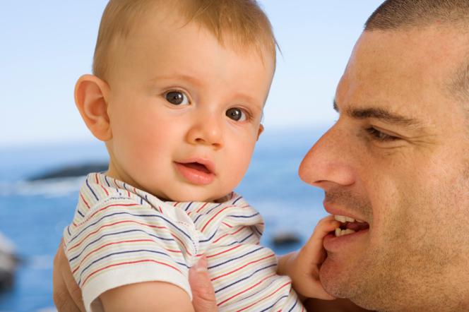 Jak pielęgnować niemowlę w lecie? ABC letniej pielegnacji niemowlaka dla rodziców