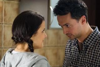 Na Wspólnej. Marta (Joanna Jabłczyńska), Paweł (Rafał Cieszyński)