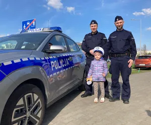 Policjanci dla 5-letniej Zuzi. Miły gest mundurowych z Torunia!