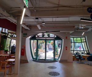 Krzywy Domek w Sopocie już otwarty. Nowy foodhall na mapie Trójmiasta
