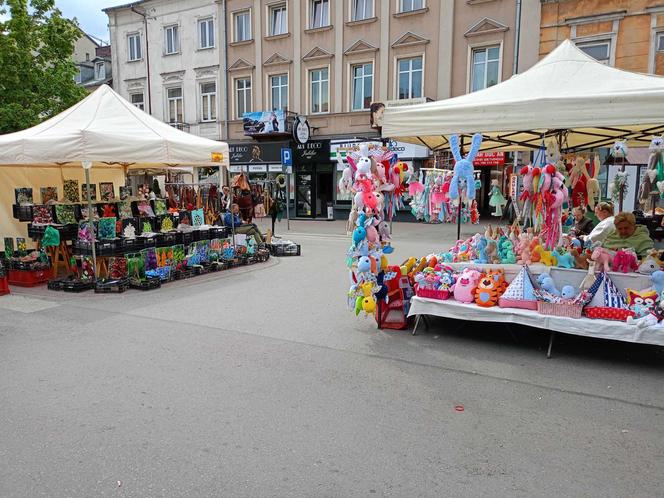 Stoiska wystawców podczas Jarmarku św. Stanisława można odwiedzać w godz. 10.00-18.00 w dn. 10 i 11 maja