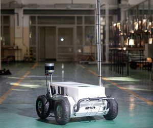 Ten robot zdezynfekuje pomieszczenie w 8 minut. Studenci z Łodzi stworzyli Robo-UV!