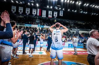Toruń pożegnał legendę koszykówki. Polały się łzy