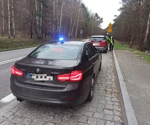 Ostrzegał innych kierowców przed policją i sam wpadł! 