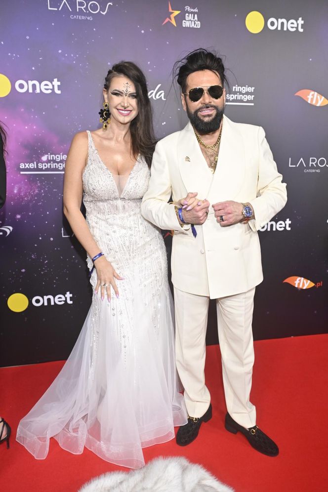 Rutkowski w nowej zaczesce, Rozenek-Majdan z wąsem na głowie i naga Kamińska