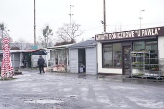 Giełda kwiatowa na Drodze Dębińskiej