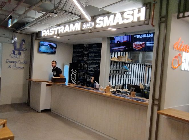 Krzywy Domek w Sopocie już otwarty. Nowy foodhall na mapie Trójmiasta