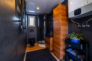 Łazienka mini i kuchnia mini