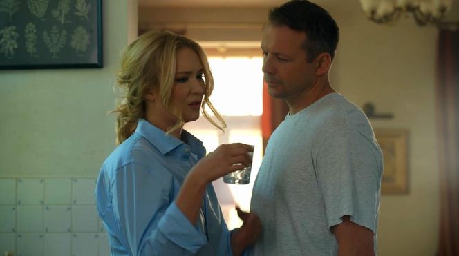 	Barwy szczęścia, odcinek 3061. Bruno (Lesław Żurek), Karolina (Marta Dąbrowska)