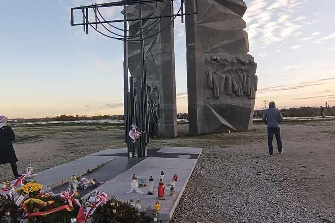 Tłumy na grobach we Wrocławiu. Zobaczcie zdjęcia z cmentarzy [GALERIA]