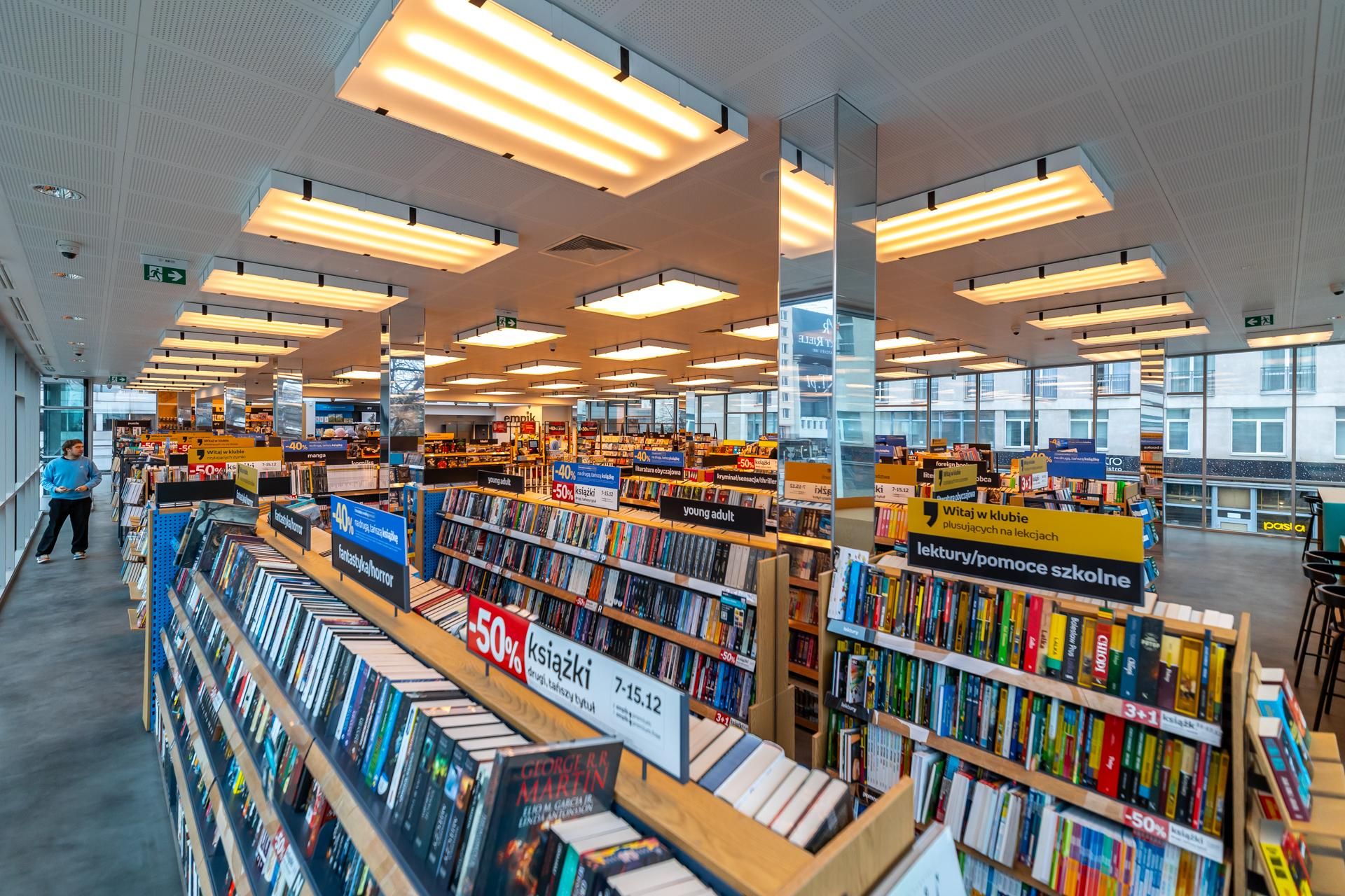 Wnętrza odnowionej "Cepelii" w Warszawie