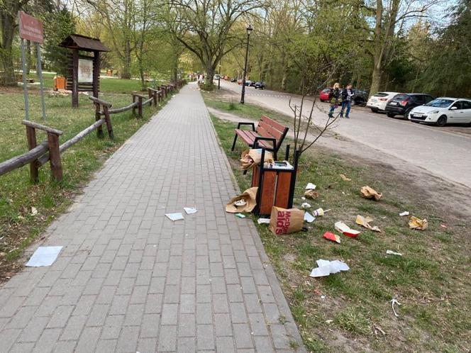Park Młociński jak wysypisko śmieci