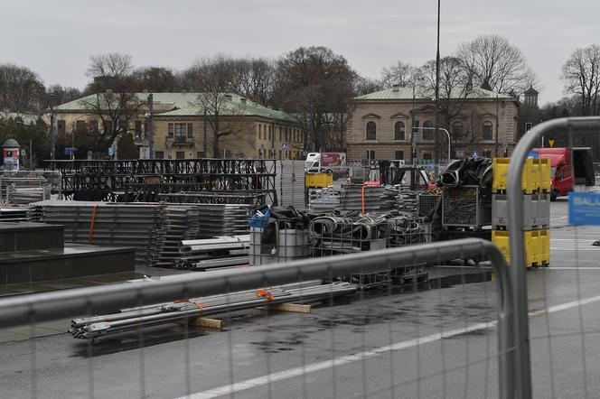 Finał WOŚP 2023. Budowa sceny w Warszawie