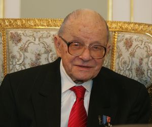 Powstanie Warszawskie w kadrze Stefana Starby Bałuka. Cichociemny do Powstania szedł z aparatem