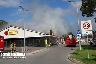 Ogromny pożar Biedronki w Słupsku. Obiekt niemal całkowicie zniszczony