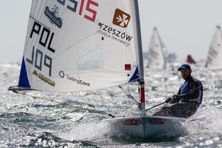 Aleksander Arian umocnił się na prowadzeniu ME klasy Laser Radial