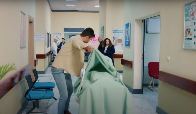 Porywacz Ragip znów zasadza się na Melis i Zeynep.