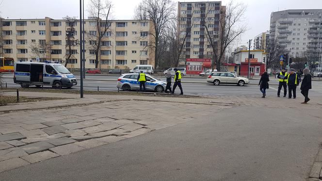 Stracił panowanie nad autem i wjechał na chodnik. Potrącił dwoje pieszych!