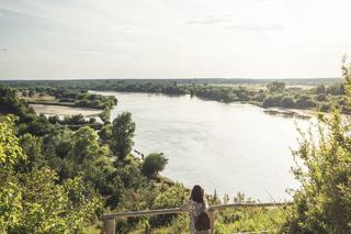 Kazimierz Dolny - co zwiedzić w okolicy? Atrakcje z dala od turystów, dojazd. Co polecają Wędrowne Motyle?