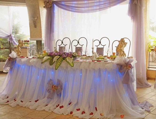 dekoracje ślubne krzeseł