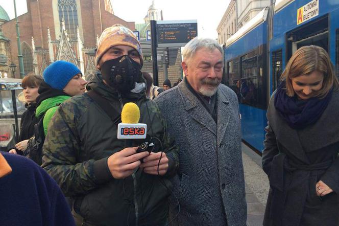 Prezydent Majchrowski przyjechał do pracy tramwajem [WIDEO]