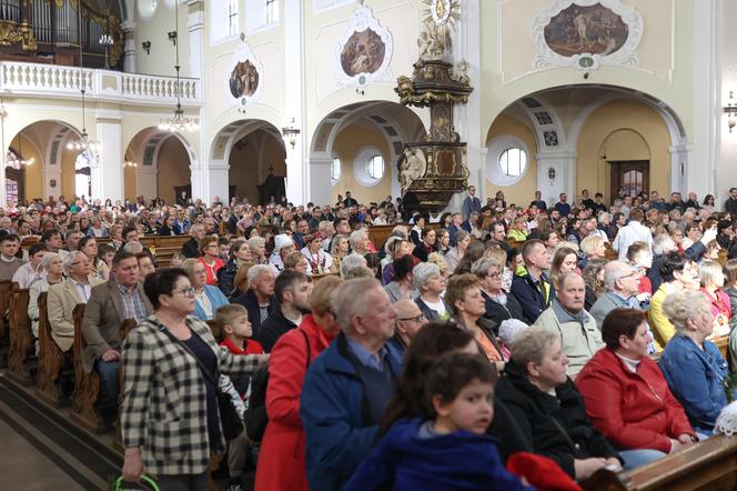 Święcenie pokarmów na Nikiszowcu