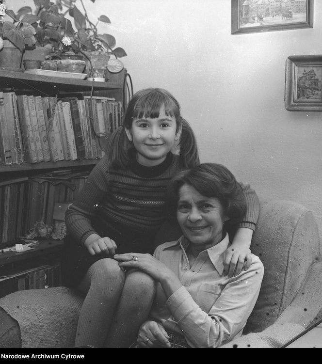 QUIZ PRL. „Jutro będzie futro!” Powiedzenia naszych rodziców, które ukształtowały Polaków z pokolenia PRL-u