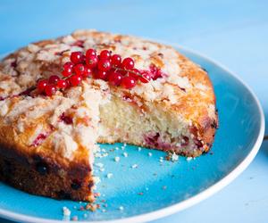 Ciasto z porzeczkami, które uzależnia – nie sposób skończyć na jednym kawałku