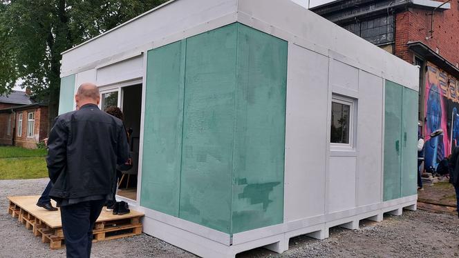 Jest niedrogi i szybki w budowie. We Wrocławiu powstał prototyp domu dla uchodźców