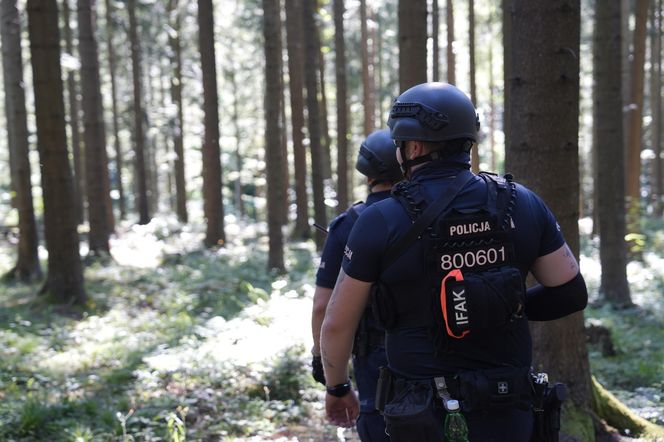 Nowy komunikat policji po obławie w Starej Wsi. Tak odpowiadają na zarzuty