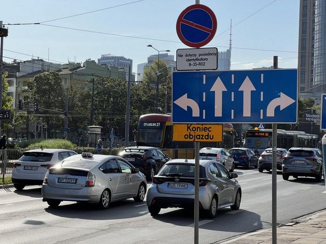 Najgorsze rondo w stolicy po nowemu. Kierowcy mają przestać się gubić na Kercelaku
