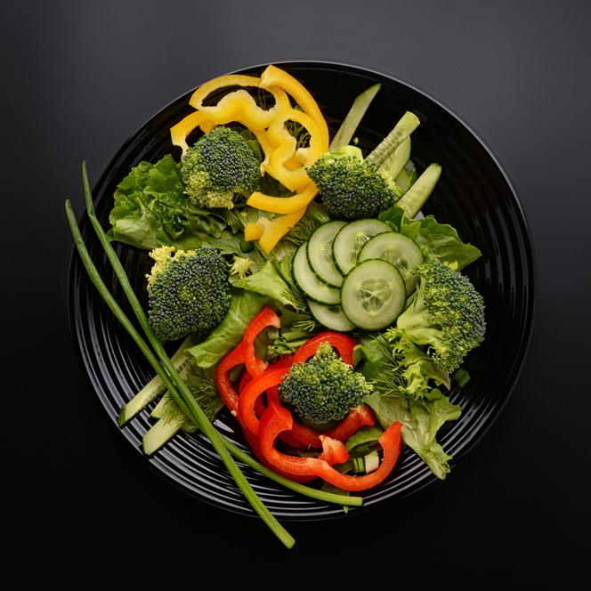 Prosta surówka z brokułów - samo zdrowie na talerzu!