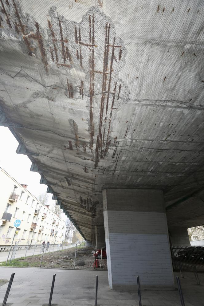 Armagedon na Trasie Łazienkowskiej. Drogowcy zaczynają remont wiaduktów nad Paryską