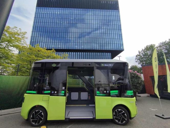 Autobus autonomiczny Blees- BB1