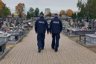 Wszystkich Świętych 2023 w Łodzi. Jak uchronić się przed złodziejami na cmentarzu? Policjanci radzą