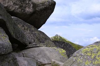 Najlepszy szlak w Karkonoszach dla rodzin z dziećmi. Malowniczy wąwóz, wodospad i słynna hala 