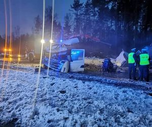 Tragiczny wypadek na S1 w Dąbrowie Górniczej. Po czołowym zderzeniu dwóch ciężarówek zmarł jeden z kierowców [ZDJĘCIA]