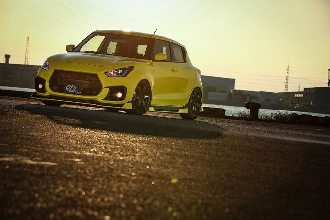 Suzuki Swift Sport z body kitem Japan’s Kulh Racing 