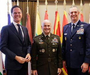 Zmiana na stanowisku Naczelnego Dowódcy Sił NATO