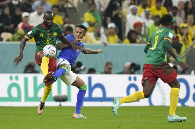 Mundial 2022: Kamerun wyszarpał wygraną z Brazylią! Bohater pokazał nagi tors i dostał czerwoną kartkę