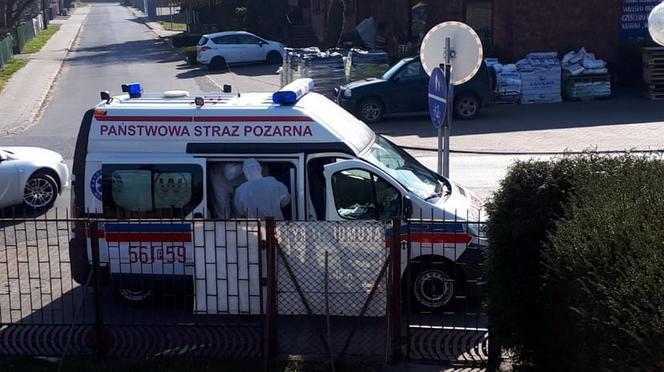Tak służby przyjeżdżają po próbki
