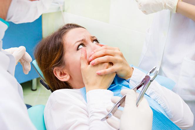 Dentofobia (lęk przed dentystą) – przyczyny i objawy. Jak leczyć strach przed stomatologiem?