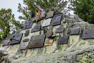 Najdziwniejsze cmentarze w Polsce